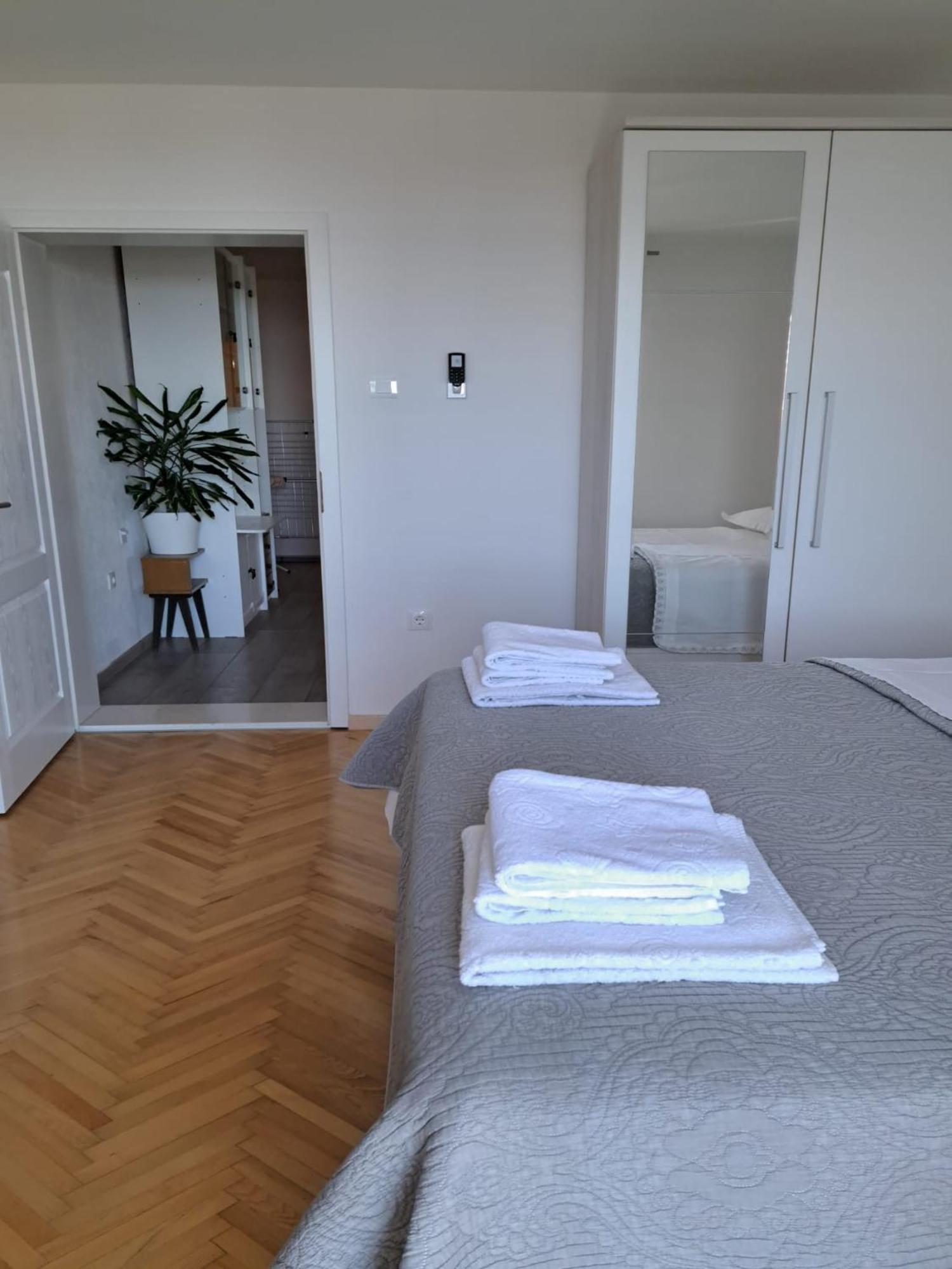 Apartman Adriatic Pavlinovic - Makarska Dış mekan fotoğraf